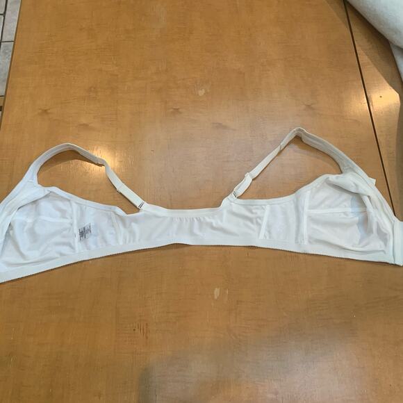 Simply Basic White Front Close Bra Size 40D No Wire Bra Style 5366 NWT - Picture 8 of 8